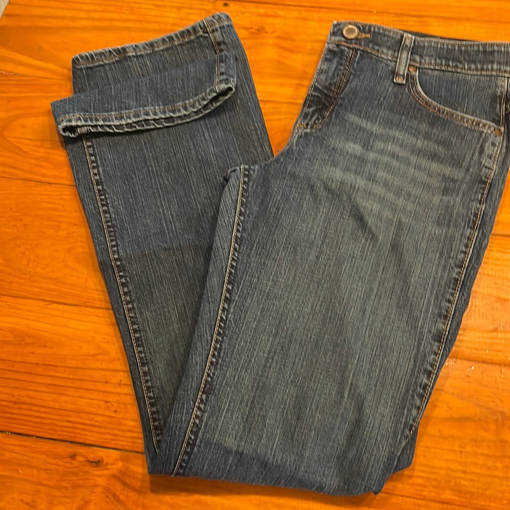 Size 9/10 x 36 Wrangler Flared Q-Baby Riding Jeans No Gap Waistband medium wash